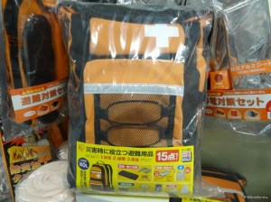 Le "kit de survie" comprend tout le nécessaire à un semblant d'hygiène pour trois jours. Après...